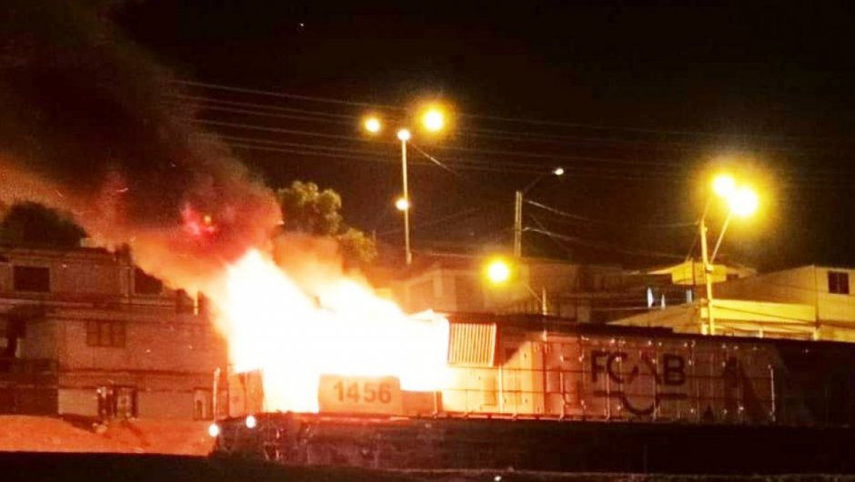 La maquina recorrió más de un kilómetro en llamas.